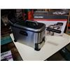 Image 2 : Kalorik Digital Deep Fryer with Oil Filtration working