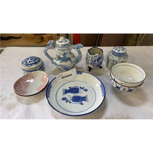 LOT OF PORCELAIN CHINA