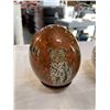 Image 2 : 2 PAINTED OSTRICH EGGS