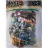 Image 8 : 5 bags of various jewelry
