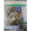 Image 8 : 5 bags of various jewelry