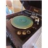 Image 1 : Brunswick Record Player. Working condition. Comes with five record binders. Antique circa 1915.