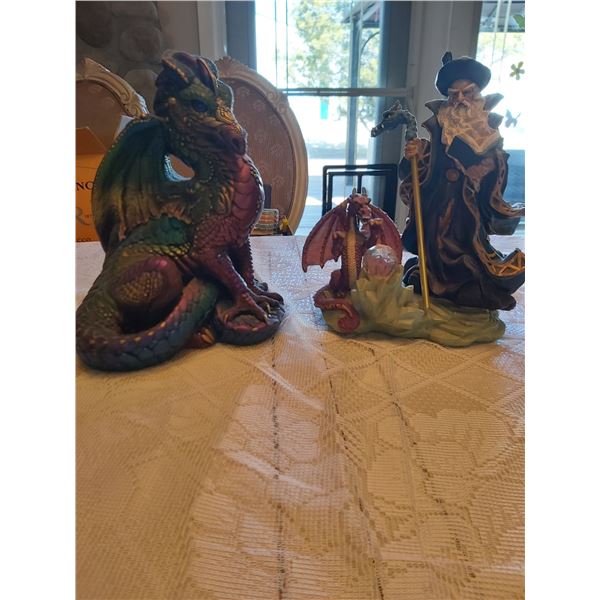 2 Statues. Wizard & Dragon