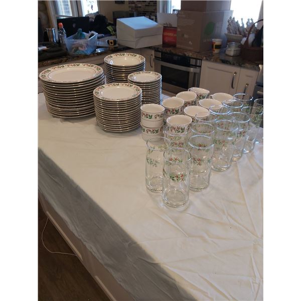Holiday China & Decorative Plates