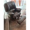 Image 4 : Black Recliner
