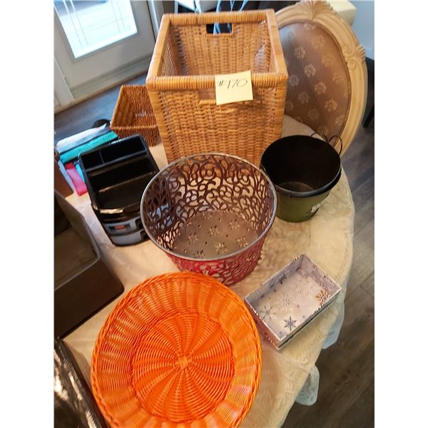 17 Assorted storage boxes (briefcase, baskets etc..)
