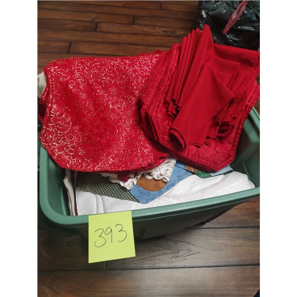 Rubbermaid Full of Assorted Christmas Placemats, Runners, Table Cloths, Cloth Napkins & Doyles