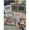 Image 1 : Wall D‚cor x7 & Box of Trinkets