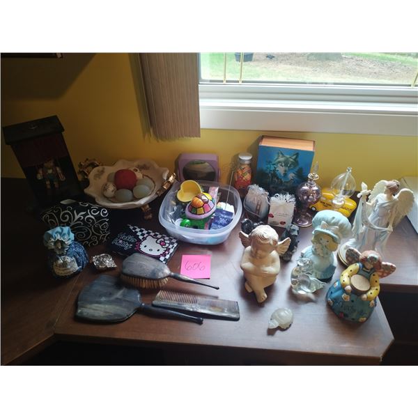 Trinkets - Scent holders for oil - Puppet - Wolf Box - Figurines - Bowl of Eggs