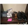Image 1 : Bates Shoes Size 13 - Cologne & Waterpik