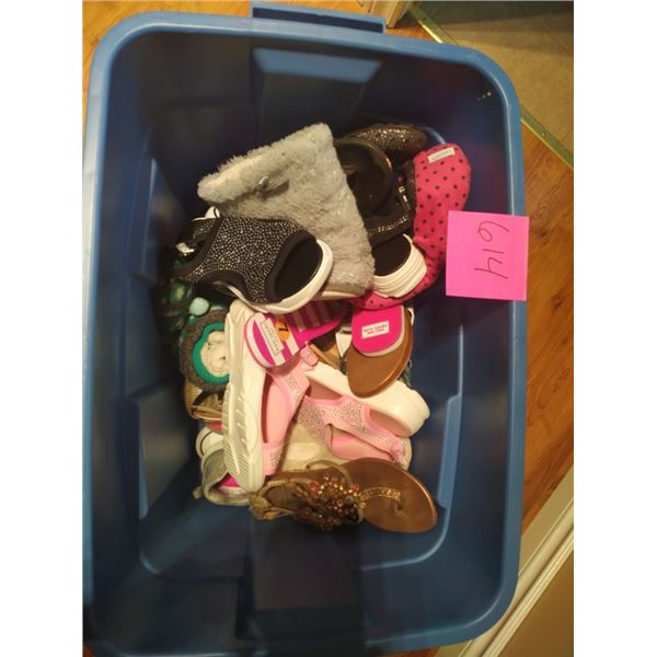 Assorted Ladies Shoes/Sneakers (Mostly Size 7)