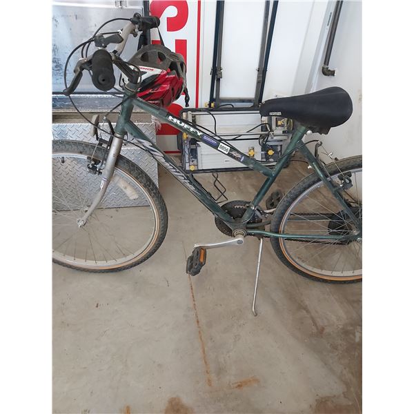 Huffy Mountain Bicycle 18 Speed