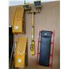 Image 1 : Vehicle Garage Ramps - Double Garage Flood Lights - Creeper