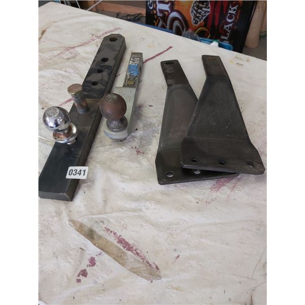 Hitches x2 & Brackets x2