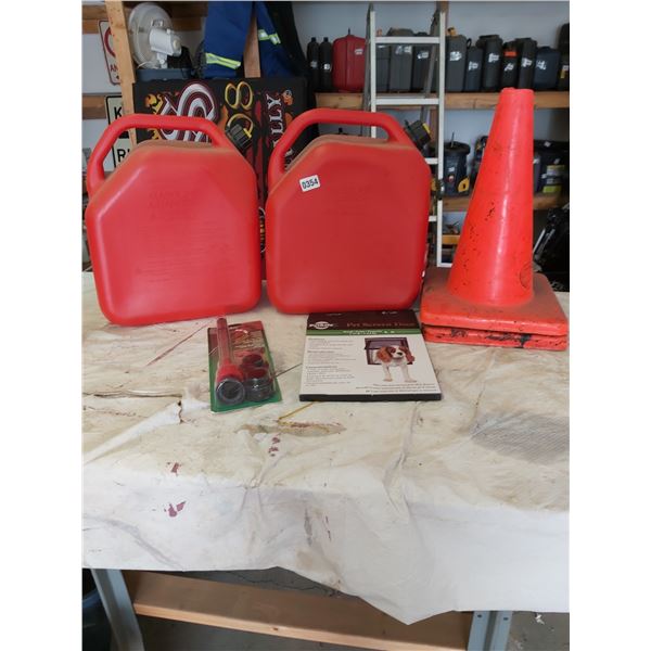 Jerry Cans x2 - Orange Pilons x2 - Doggy Door
