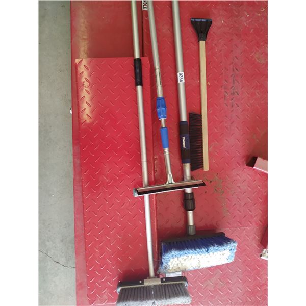 Car cleaning accessories & Brushes