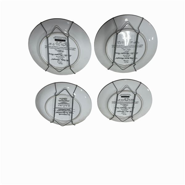 4 Decorative Plates