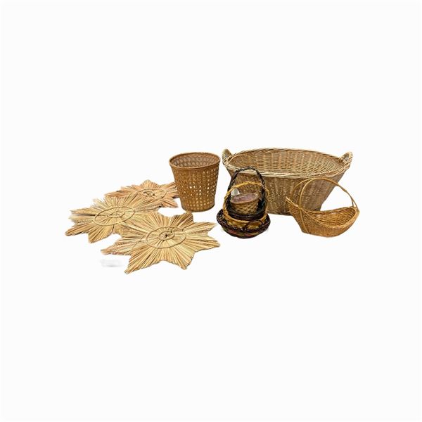 Wicker baskets and décor lot