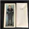 Image 1 : FRANKLIN MINT "THE J.F.K. DOLL" (JOHN F. KENNEDY) PORTRAIT VINYL DOLL