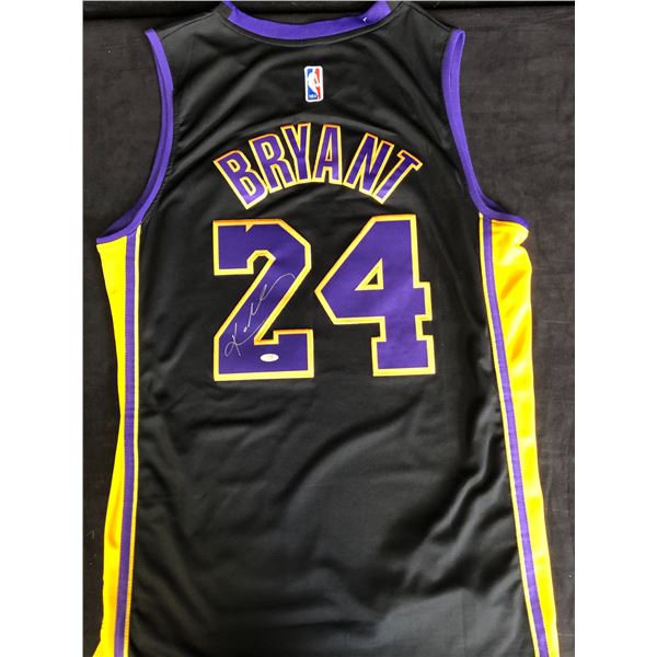 KOBE BRYANT AUTOGRAPHED LOS ANGELES LAKERS JERSEY (STEINER HOLOGRAM)