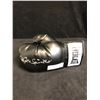 Image 1 : MICHAEL SPINKS AUTOGRAPHED BLACK EVERLAST BOXING GLOVER (BECKETT COA)