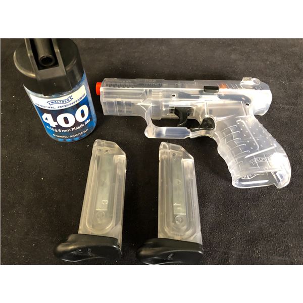 PLASTIC BB GUN WITH ACCESSORIES