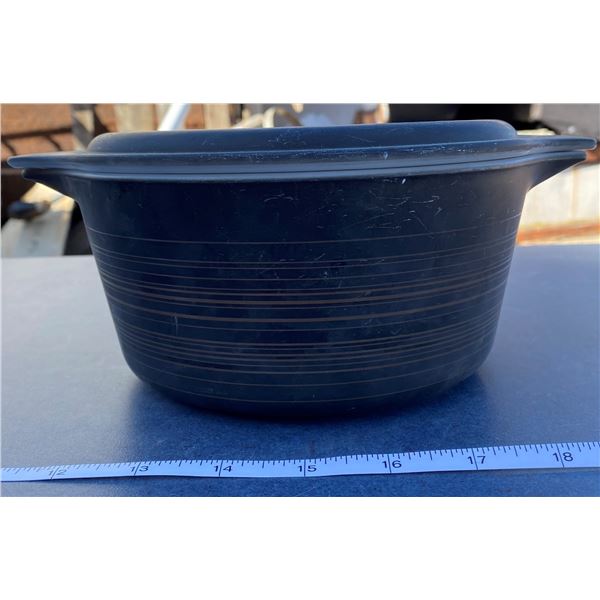 Pyrex Bowl + Lid (7.5")