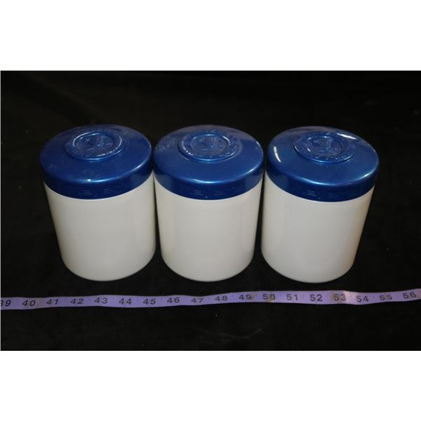 3 Players Tobbacco Containers