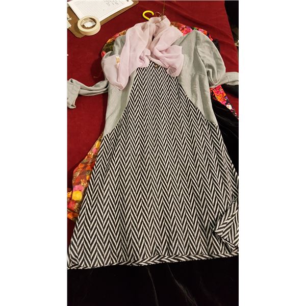 Lot 4 Vintage Dresses