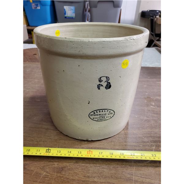 3 GALLON MEDALTA CROCK