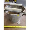 Image 2 : GALVANIZED MOP PAIL BUCKET