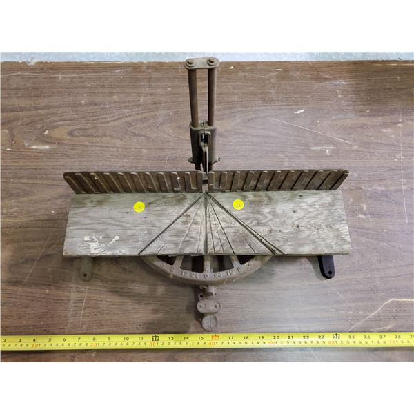 ANTIQUE TABLE-TOP MITRE SAW GUIDE