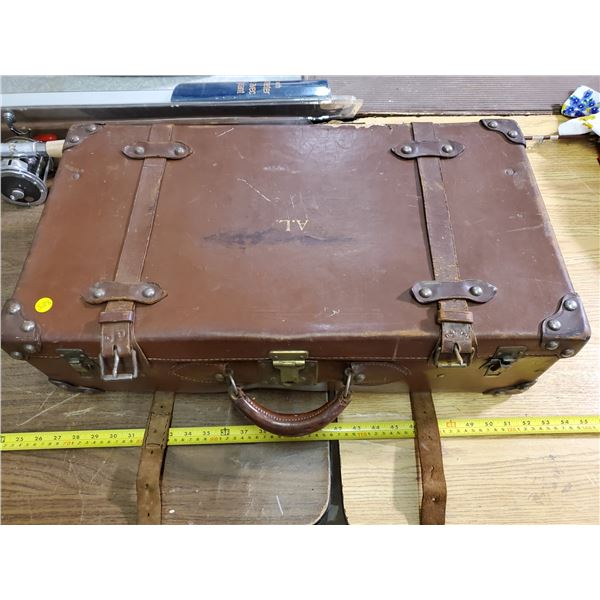 VINTAGE SUITCASE