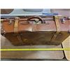 Image 5 : VINTAGE SUITCASE
