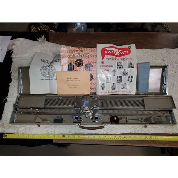 DUAL-CRAFT HOME KNITTING MACHINE