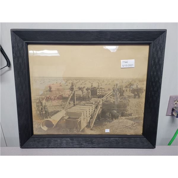 Threshing picture, before 1920