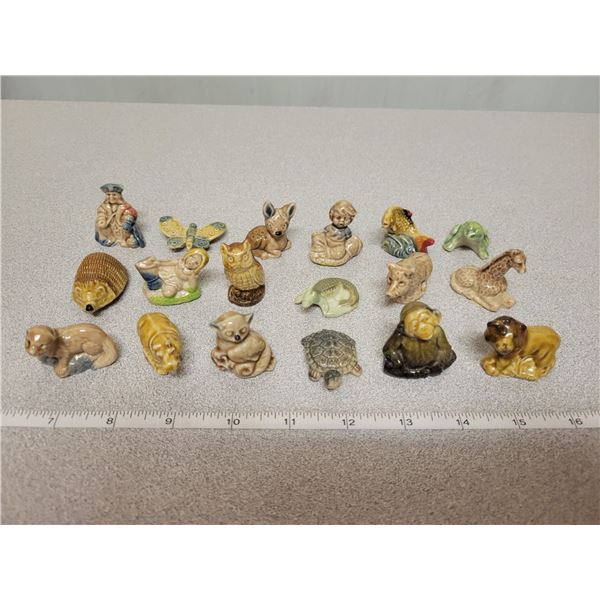 18 Wade tea ornaments