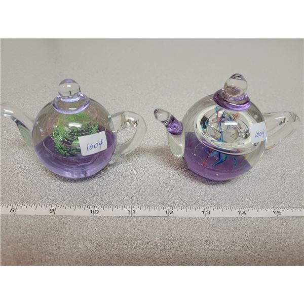 Tea pots paper weights