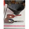 Image 1 : coal pail w/ 2 shovels