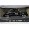 Image 3 : 1:18 Scale 1939 Ford Deluxe Diecast Car
