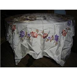 Embroidered table cloth with 6 napkins #1739807
