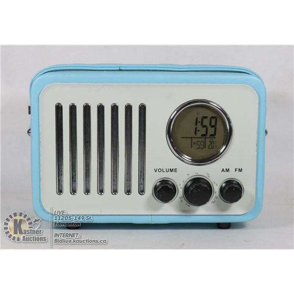 VINTAGE AM/FM RADIO "BLUE"