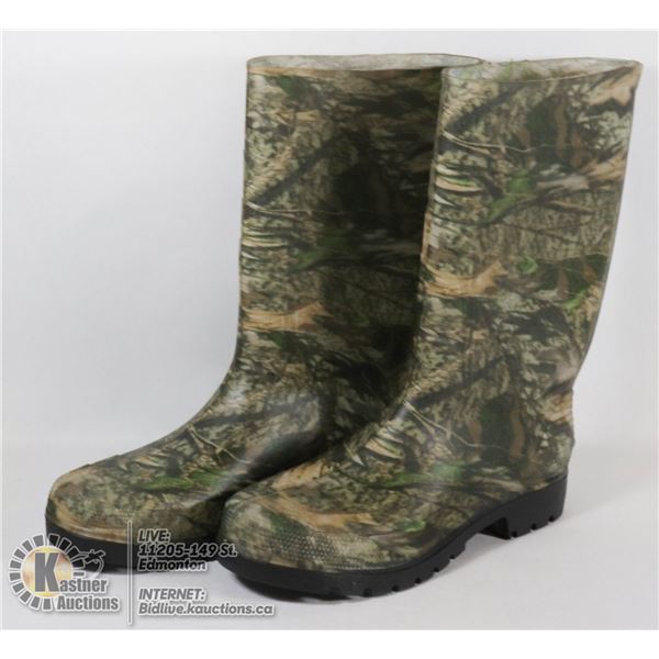 PAIR OF CAMO RUBBER BOOTS - MEN'S SIZE 8