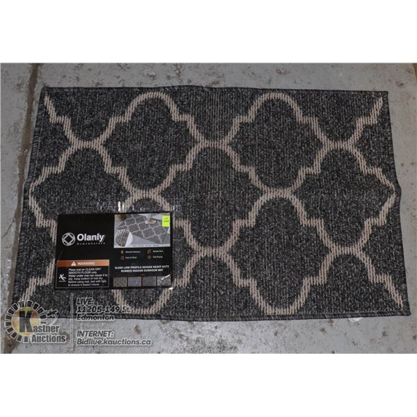 NEW OLANLY FLOOR MAT APPROX 2FT X 3FT