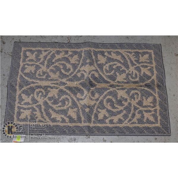 NEW FLOOR MAT APPROX 2FT X 3FT