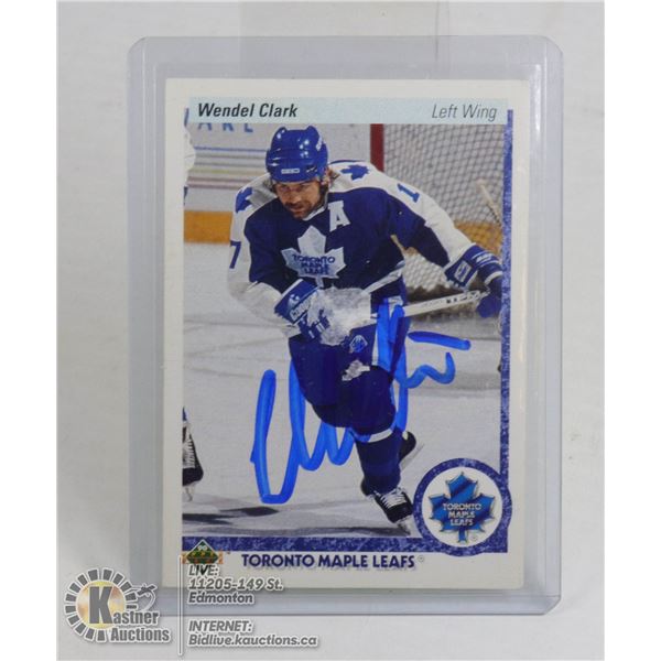 WENDEL CLARK SIGNED TORONTO MAPLE LEAFS CARD