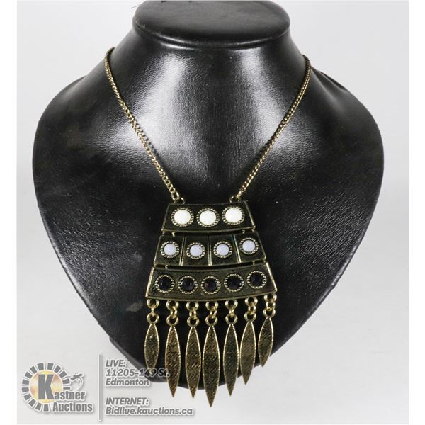 VINTAGE HIPPY STYLE NECKLACE