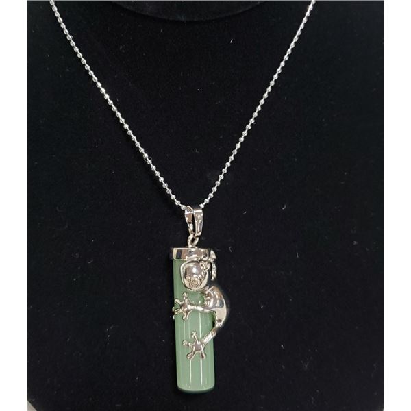 JADE HEALING STONE WITH GECKO SHEATH NECKLACE