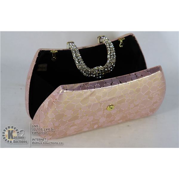 RHINESTONE HANDLED WOMANS CLUTCH PURSE