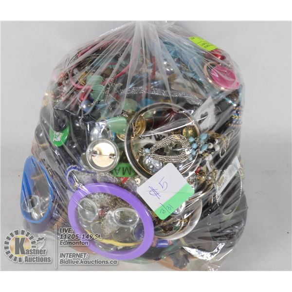 LARGE BAG OF ASSORTED VINTAGE JEWELLERY